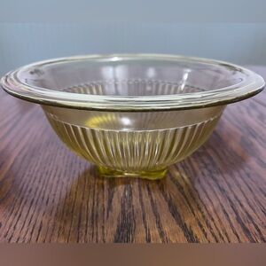 One Federal Depression glass rolled rim golden amber yellow‎ mixing bowl 7.5”